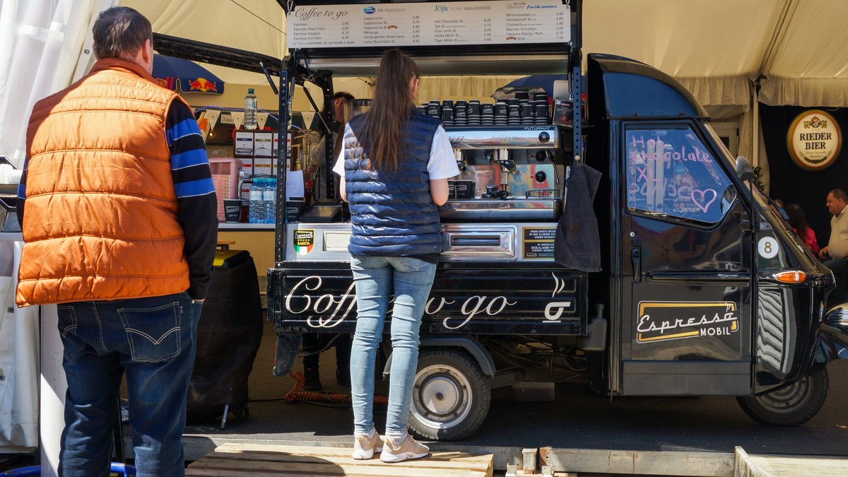 O Fotomagazin I  200. Urfahraner Markt 2017 / Espresso Mobil
